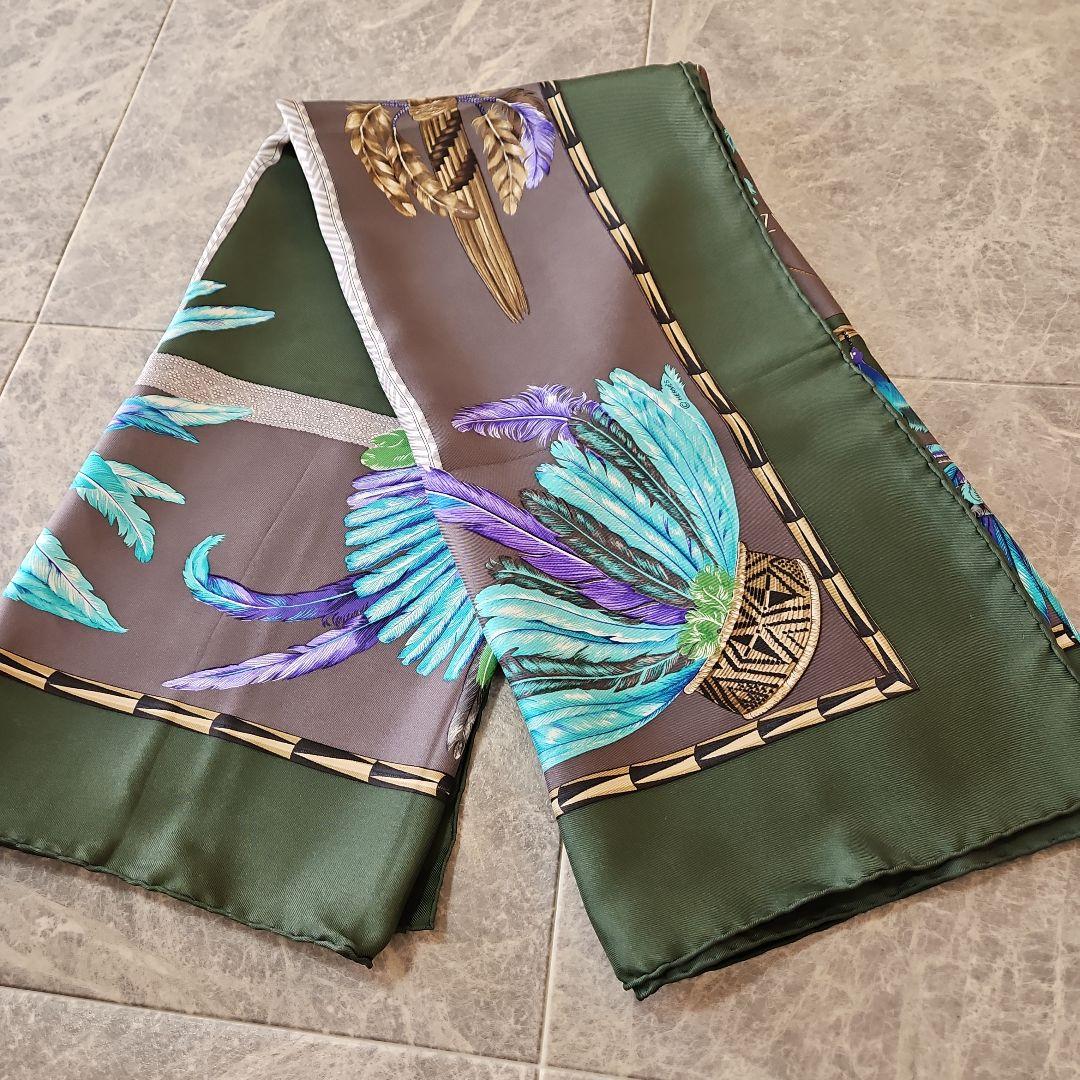 HERMES ブラジル羽根デザイン スカーフ