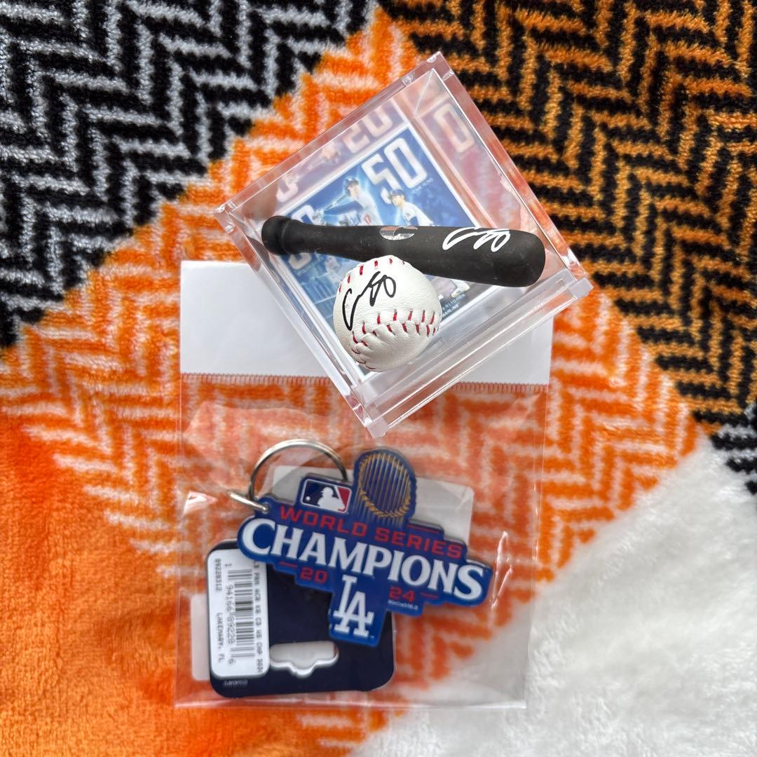 ドジャース 2024年ワールドシリーズチャンピオン キーリング&ボール・バット
