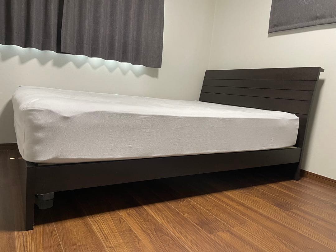 ニトリ　ダブルベッドフレーム　ダークブラウン