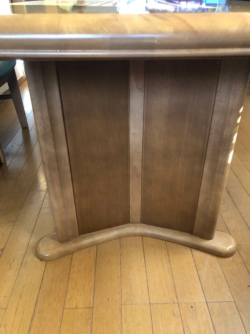 カリモク家具　ダイニングテーブル