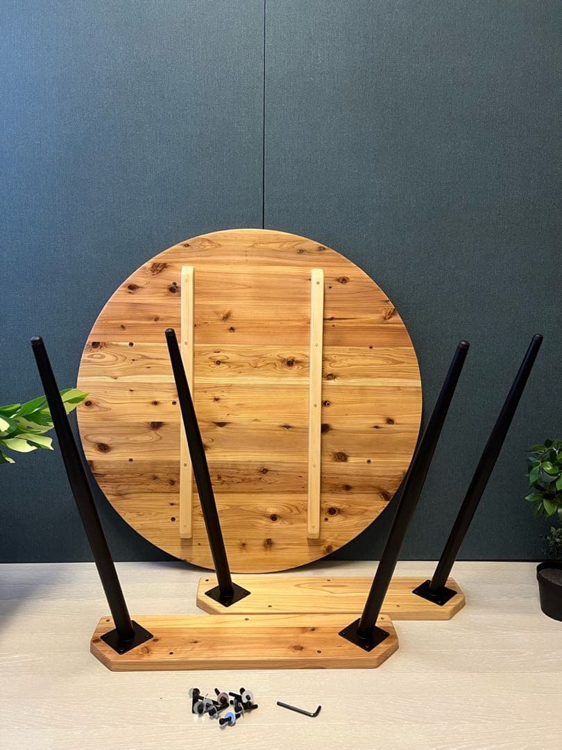 【送料無料】 テーブル 丸形 90cm 杉 Nt アイアン製ボルト連結脚