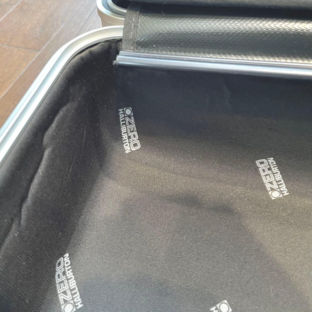 ゼロハリバートン アルミキャリーケース/アメリカNY購入ミドル2輪スライドレバー