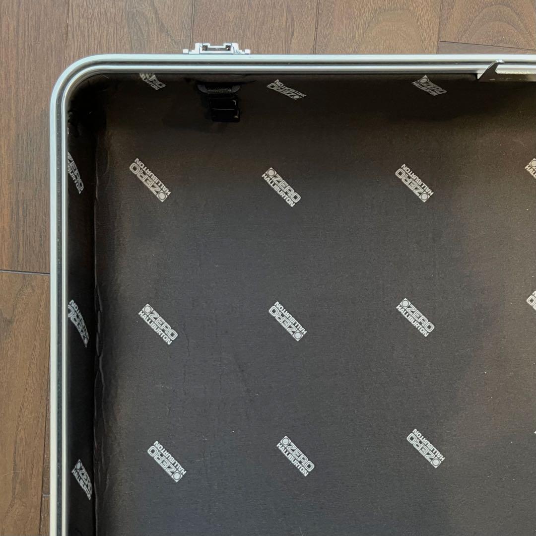 ゼロハリバートン アルミキャリーケース/アメリカNY購入ミドル2輪スライドレバー