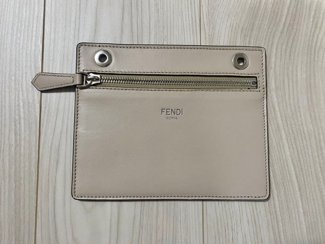 定価57.7万円 フェンディ ピーカブー ISeeU スモール　レザーバッグ