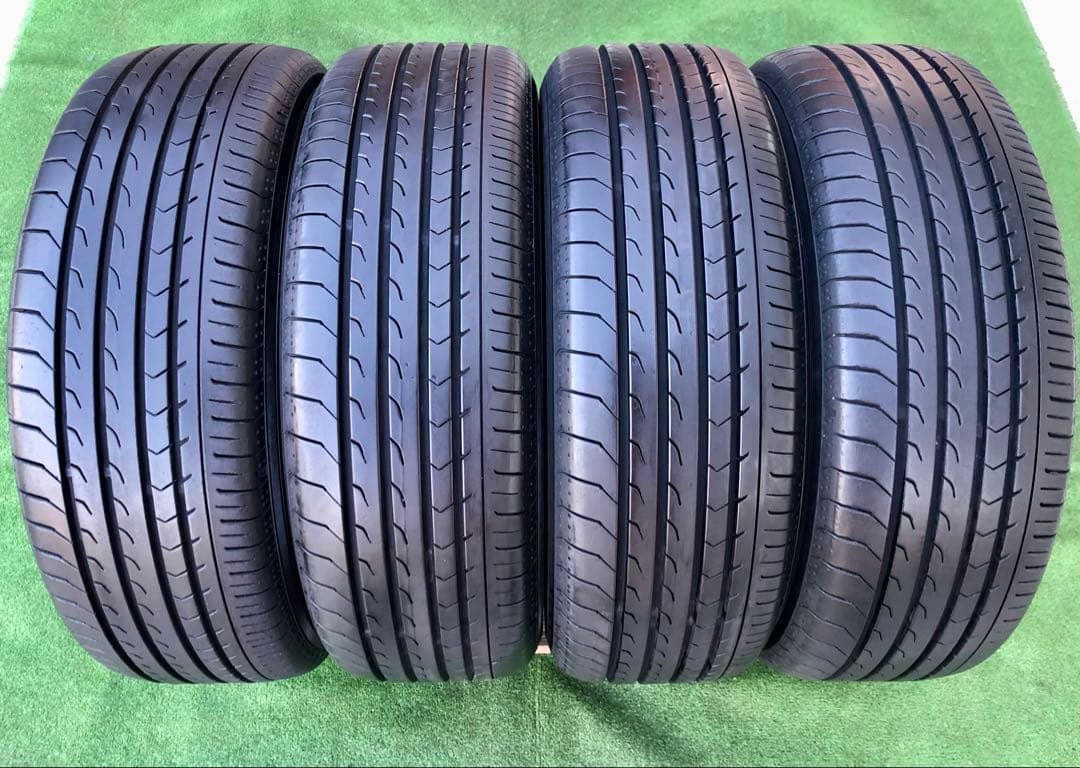 195/60 R16 YOKOHAMA BluEarth-RV03ラジアルタイヤ