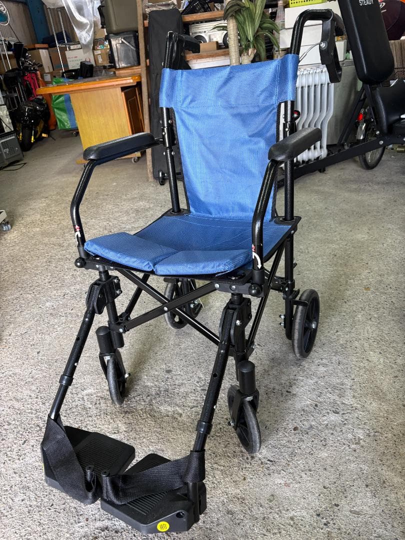 【美品】ハンディライトプラス HLP09020 介助式車椅子 折りたたみ 軽量
