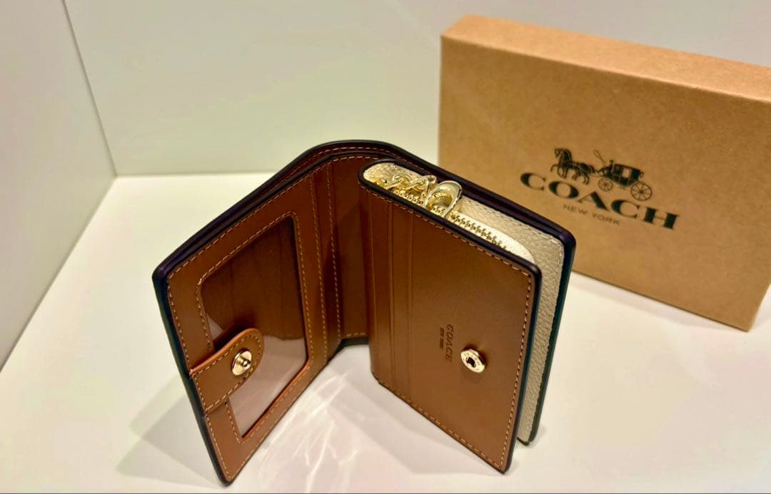 COACH コーチ　ホワイト　二つ折り財布　c2862