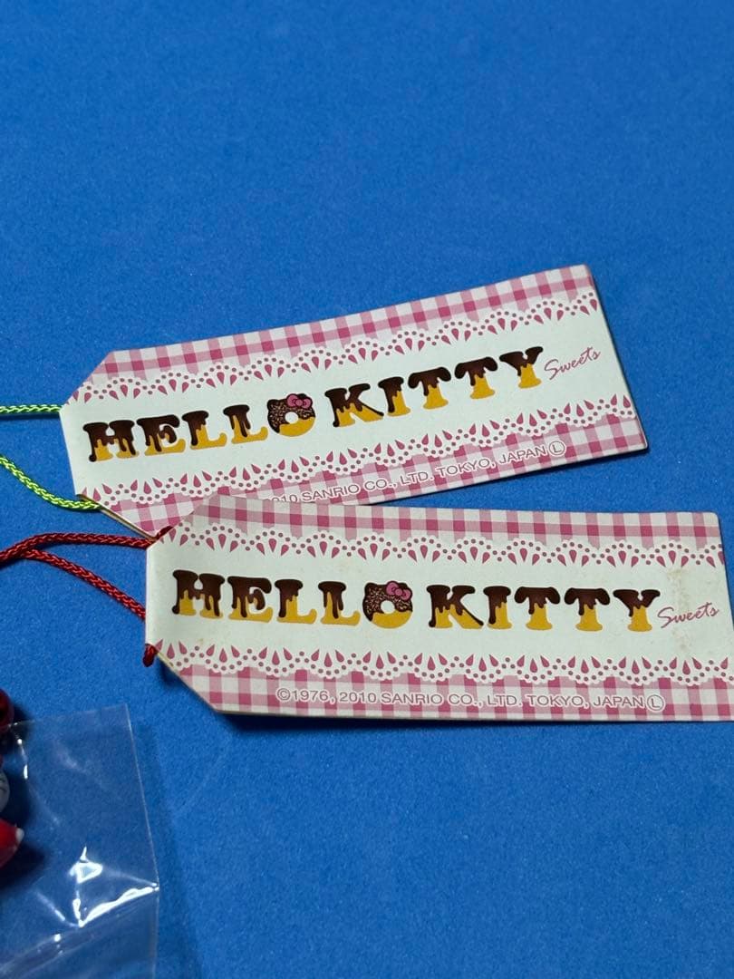 ご当地キティ　ロールケーキ　ドーナツ　根付け　2点セット