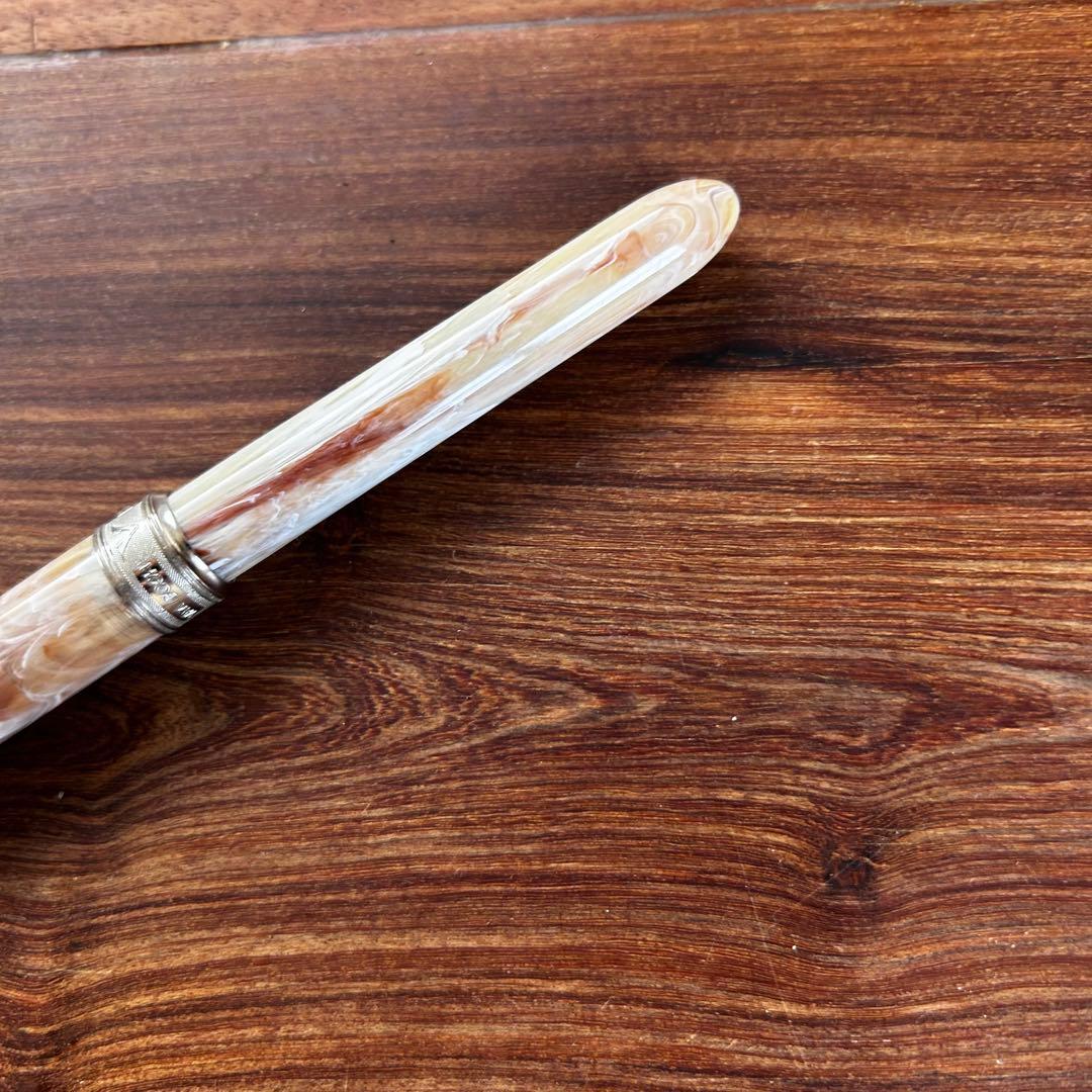 ⭐︎ビスコンティ 万年筆 ヴァン•ゴッホ　バニラ　ミディアム