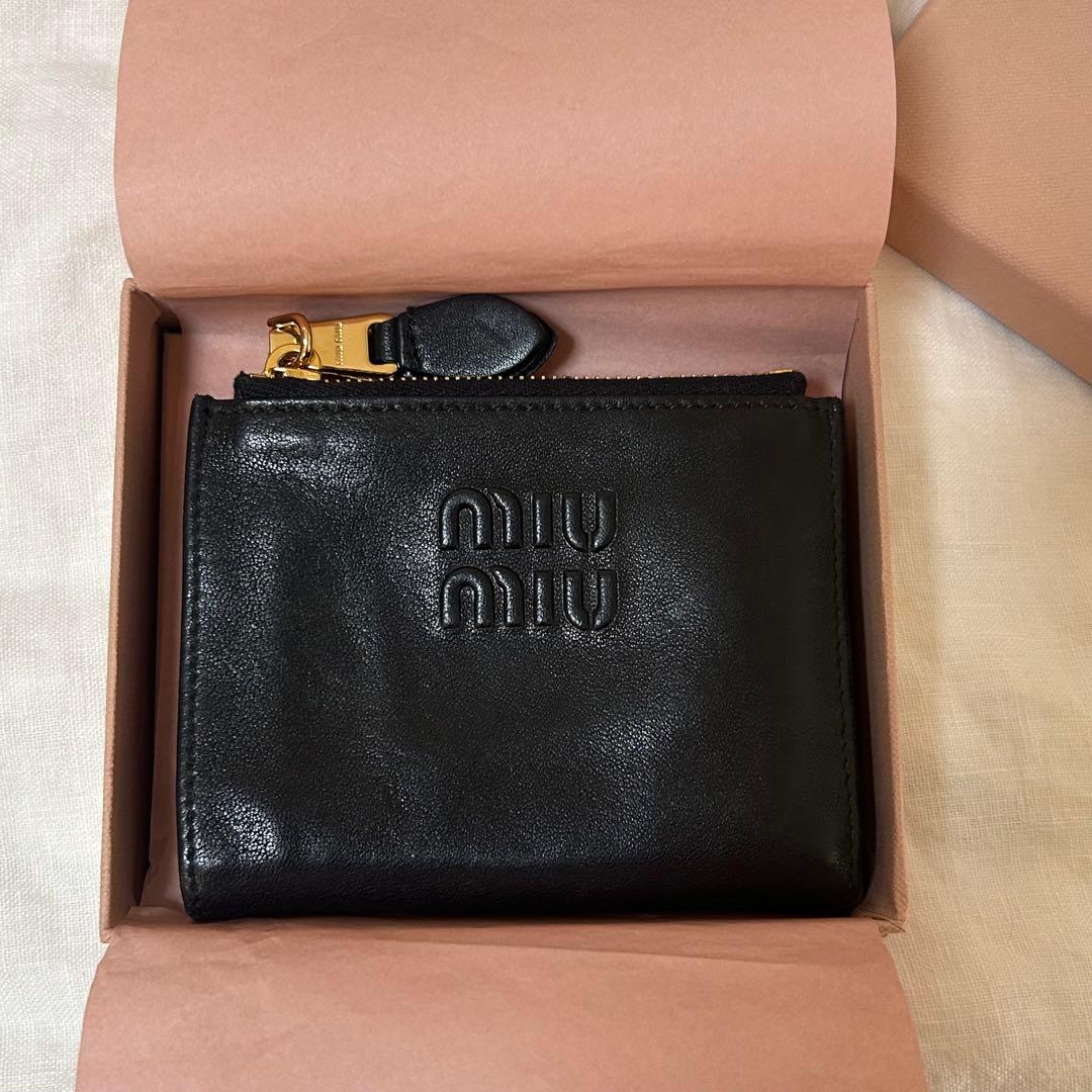 miumiu ナッパレザー　2つ折り　財布