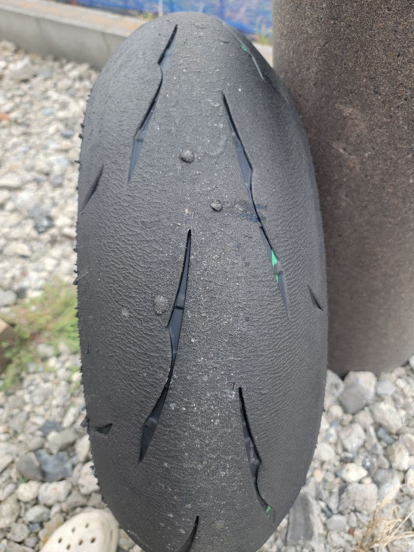 2024年製送料込みブリヂストン BATTLAX R11前後セット120/200