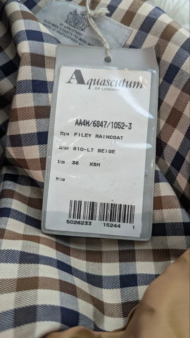 〈新品タグ付〉アクアスキュータム FILEY RAINCOAT ラグランスリーブ