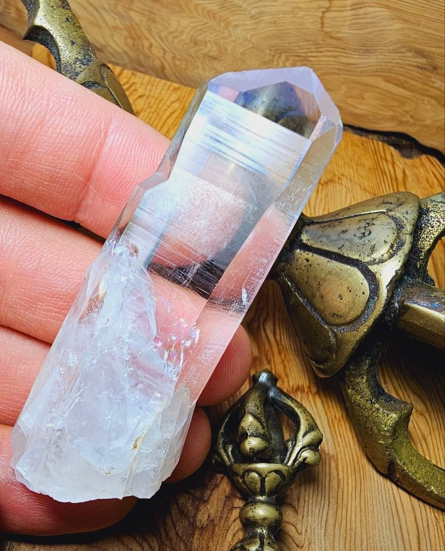 虹入り‼️ヒマラヤのレムリアン水晶 マカルー産