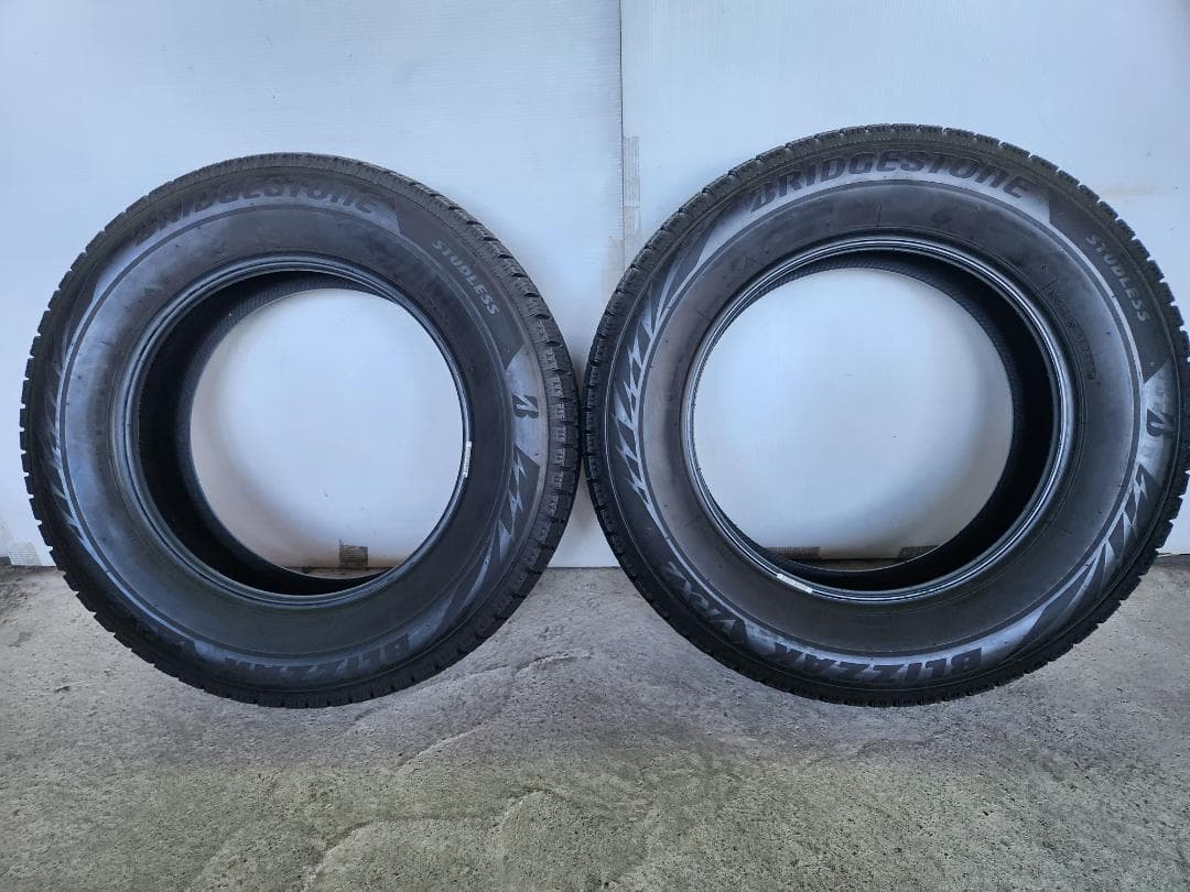 送料込☆2023年製 ブリヂストンタイヤ 215/65R16日本製☆2本