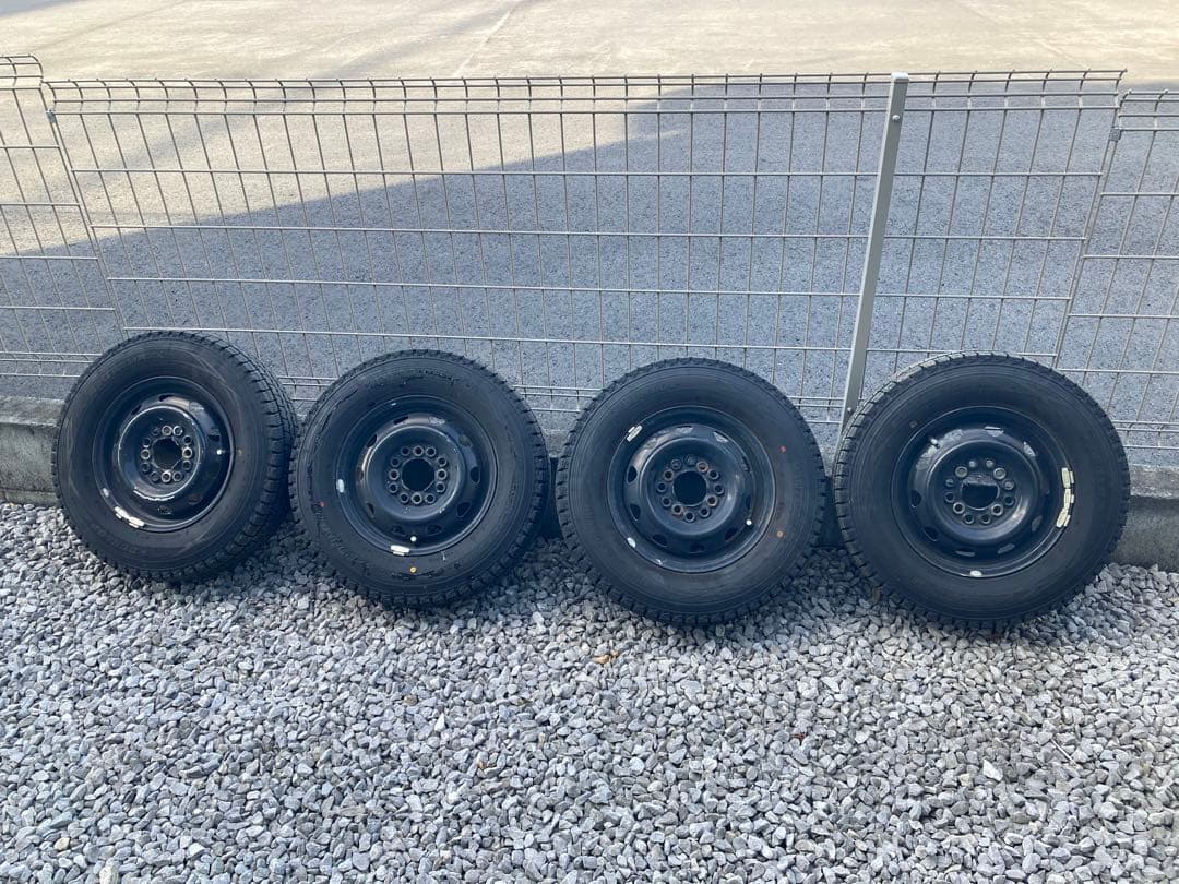 スタッドレスタイヤ　軽バン　ダンロップ　ホイール付き4本セット