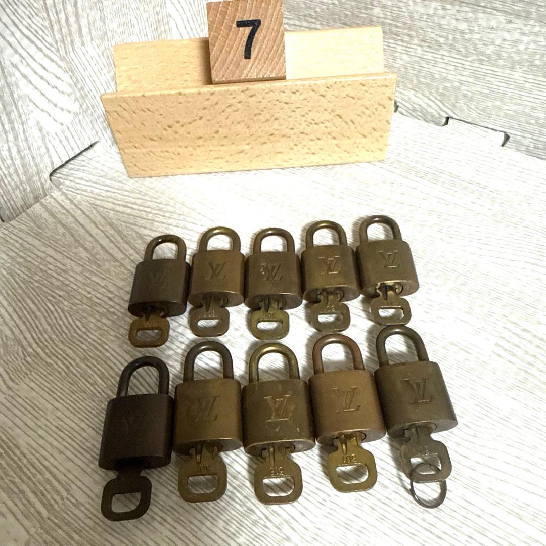 L00121　 ルイヴィトン　パドロック　カデナ　南京錠　鍵