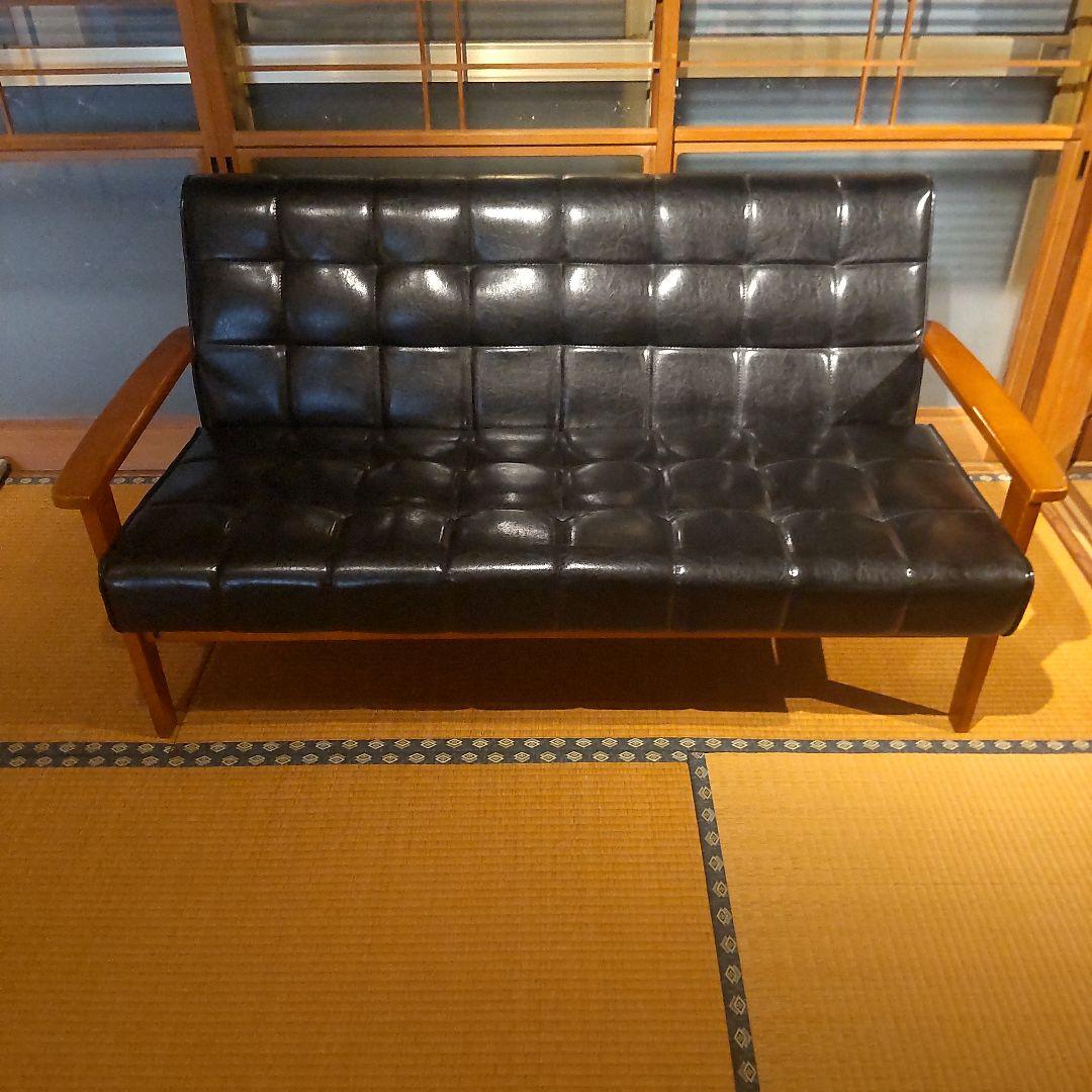 【カリモク風 ３人掛けソファ】 黒ソファ ウッド × レザー