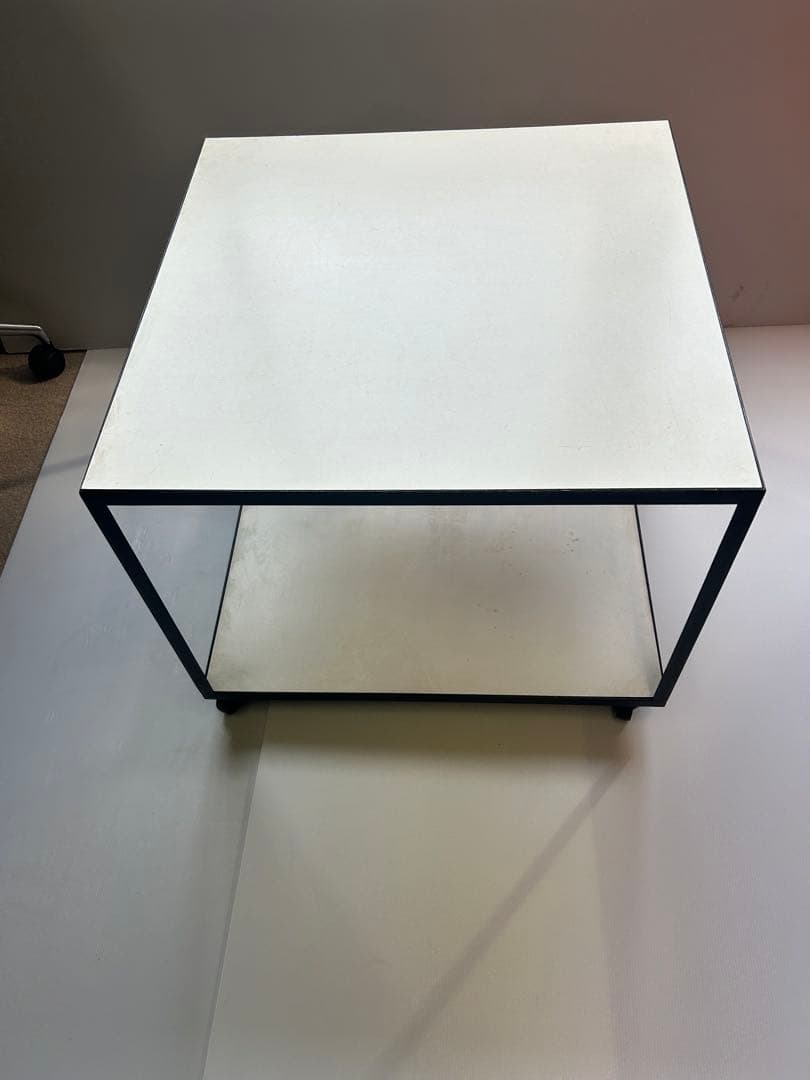 ジョージ・ネルソン　ハーマンミラースチールフレーム・ローリング・キューブテーブル