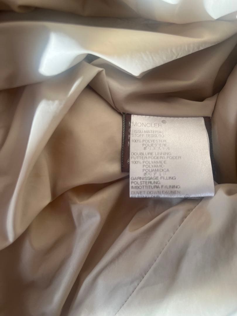再値下げ！MONCLER ベージュ ダウンジャケット