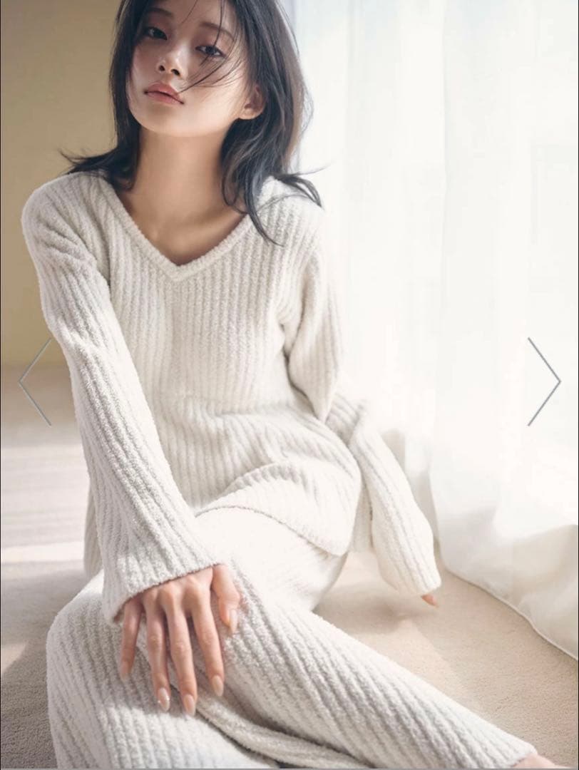 SNIDEL （スナイデル ホーム）ペプラムニットセットアップ