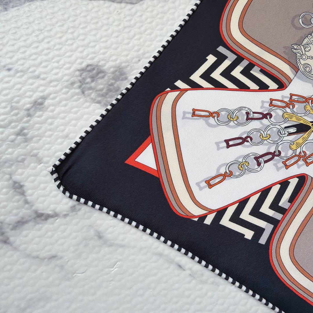 カレ70 鞍職人の花束　シルクスカーフ