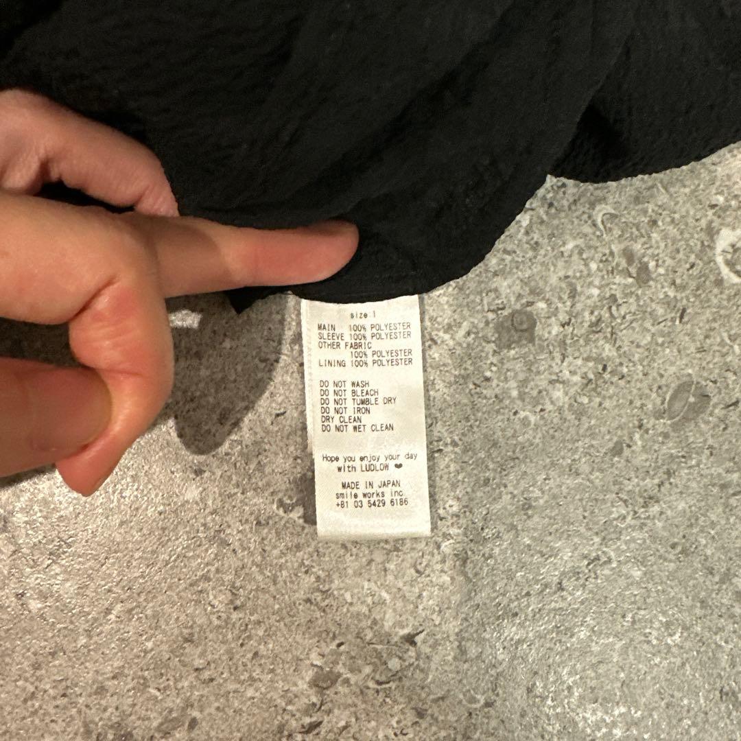 ラドロー　黒 パフスリーブ 半袖 トップス