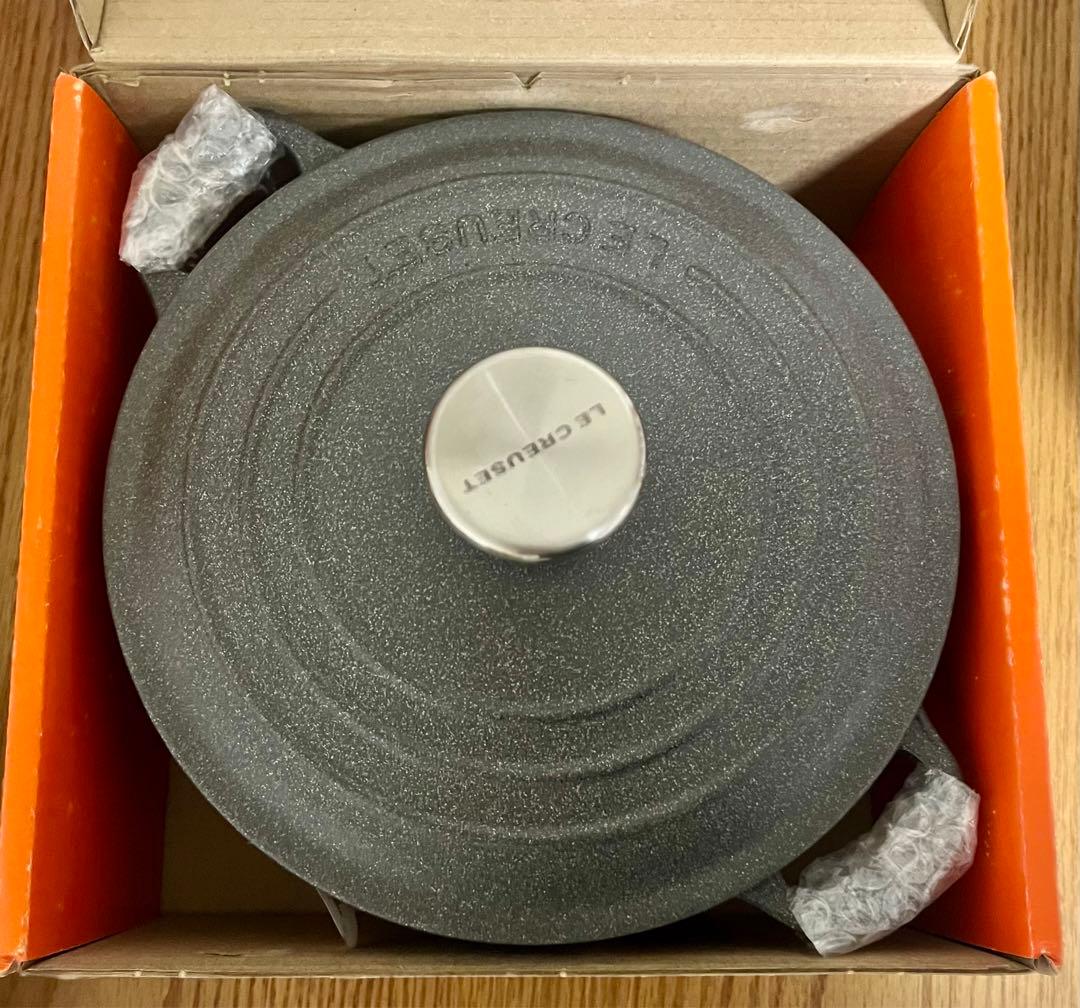 ル・クルーゼ 両手鍋 ココットロンド 20cm ストーン つまみシルバー