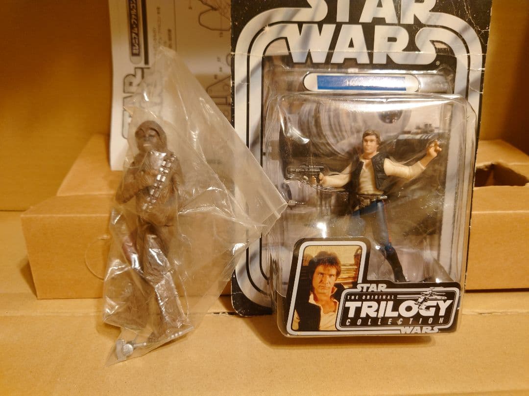 ハズブロ スターウォーズ トリロジー ミレニアム・ファルコン フィギュア付き！！