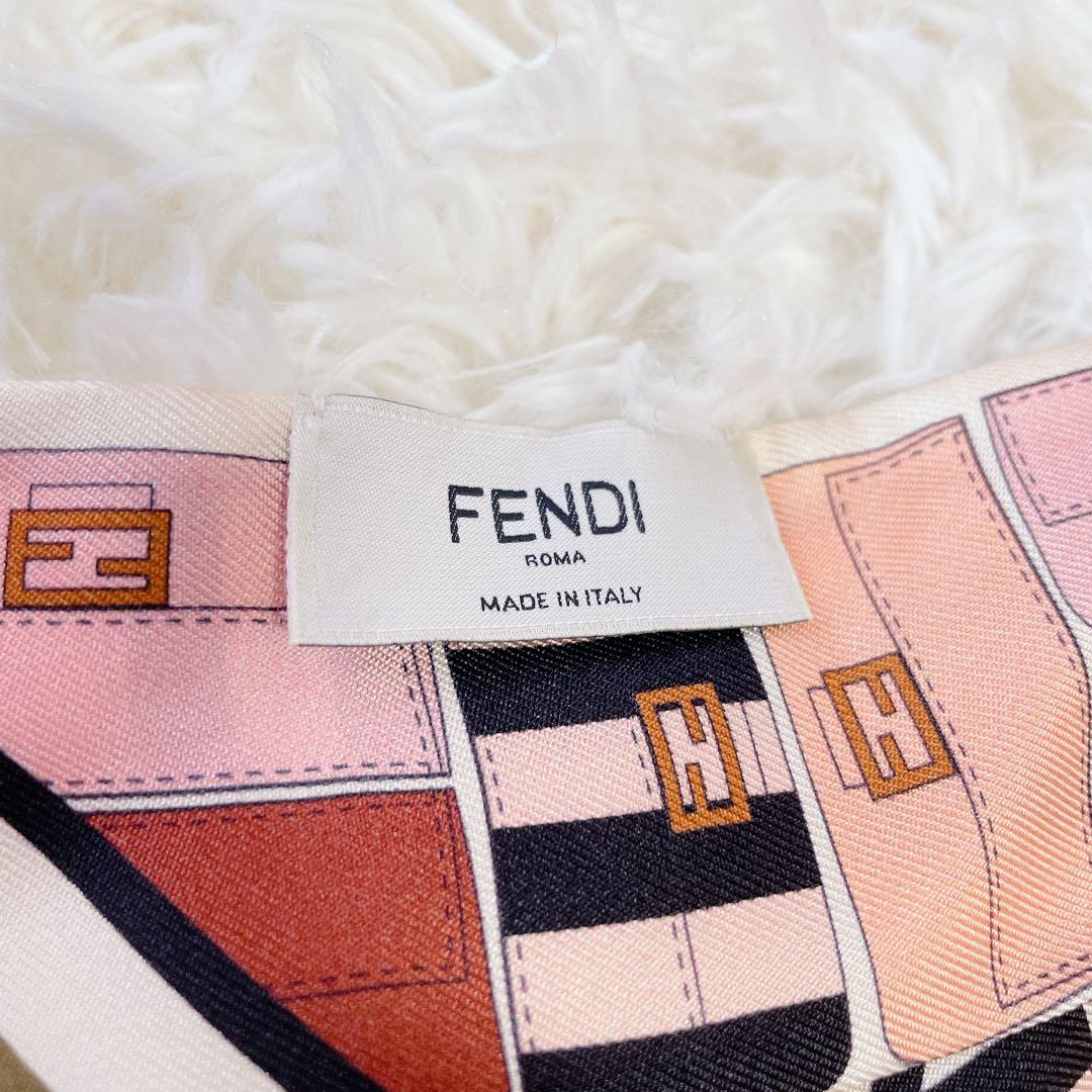 美品　フェンディ ラッピー　スカーフ　マンマバケット柄　FFロゴ　リボン