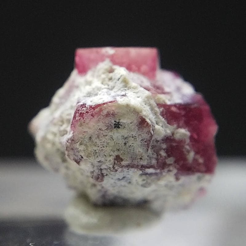 307 クラスター レッドベリル ビクスバイト レッドエメラルド 標本