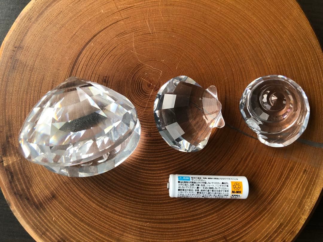 スワロフスキーの貝シリーズです。