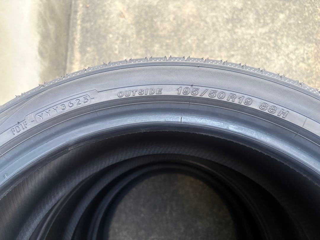 YOKOHAMA BluEarth-GT 4本　新車外し195/50R19