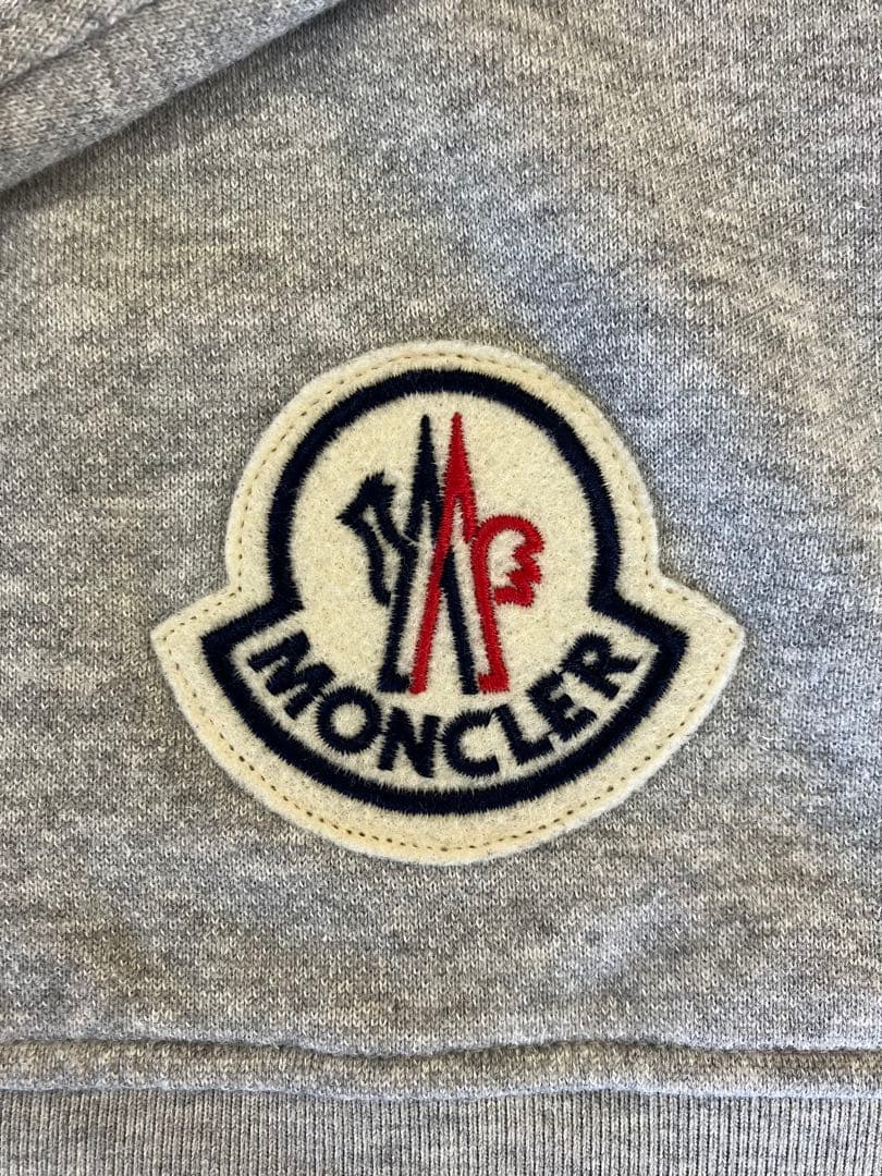 【美品　正規品　認証確認済】　MONCLER ロゴフーディーＭ