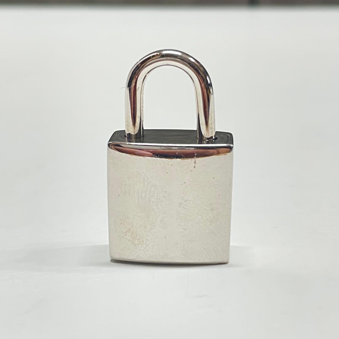 m*8様 Dior クリスタルロック型キーホルダー