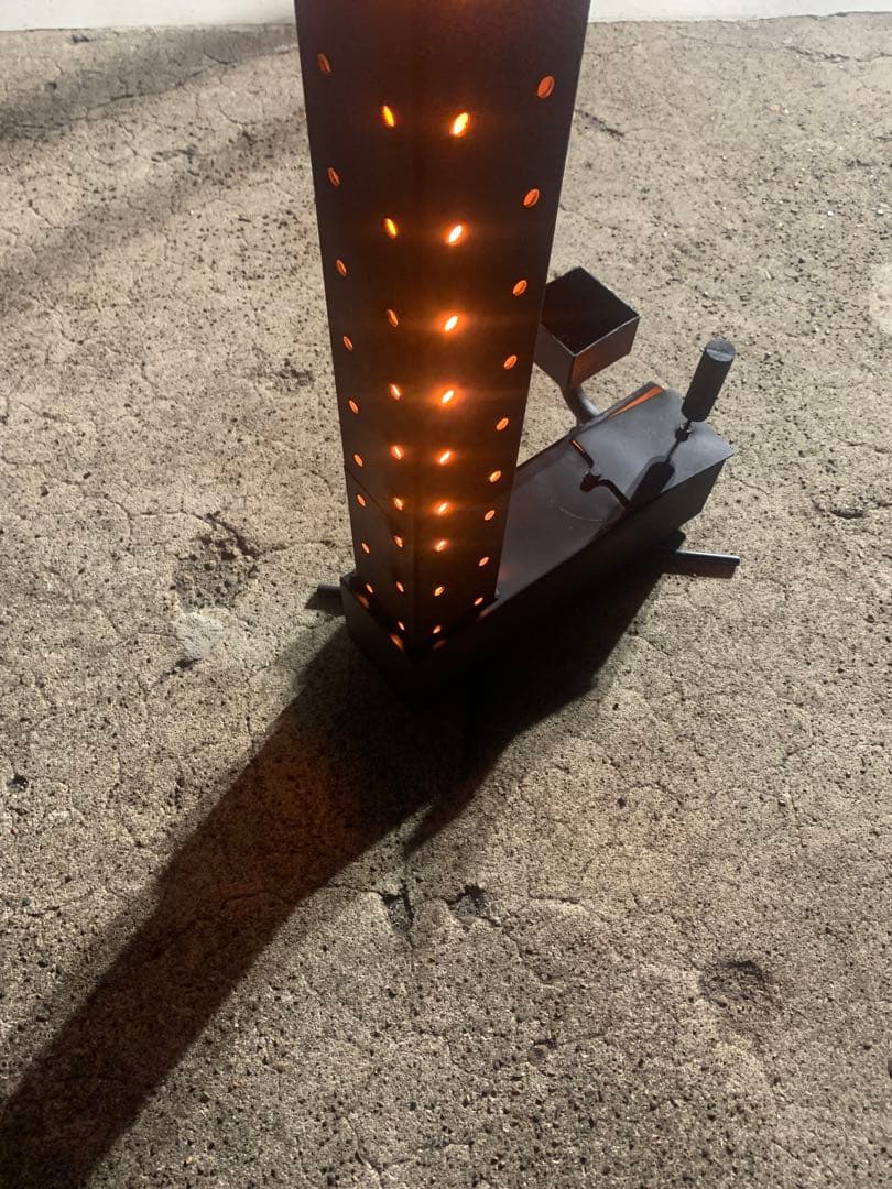 廃油ストーブ　高品質・高効率 ロケットストーブ　別2リットルオイルタンク付き