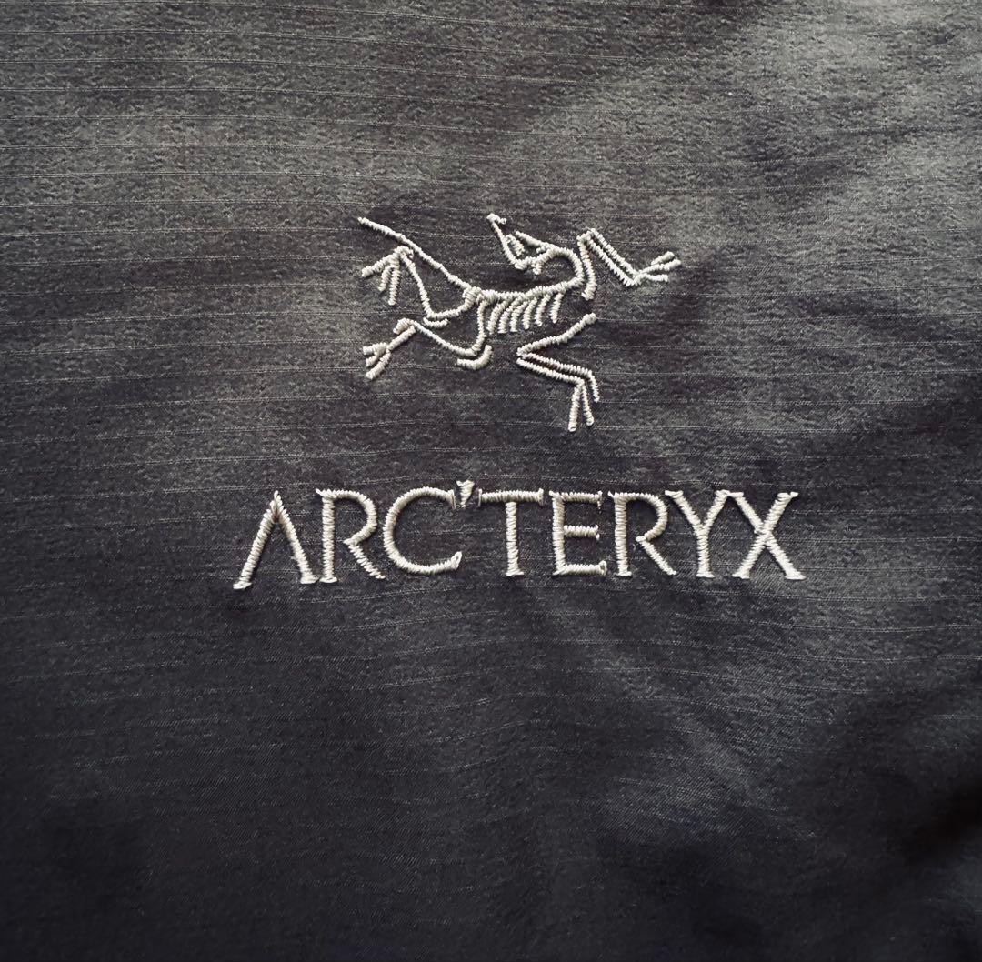 ARC'TERYX アトムAR サイズM 22年製　アークテリクス