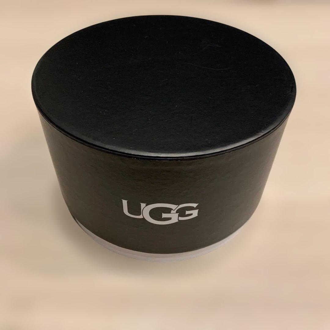【新品未使用】UGG イヤーマフSHEEPSKIN EMBROIDERY