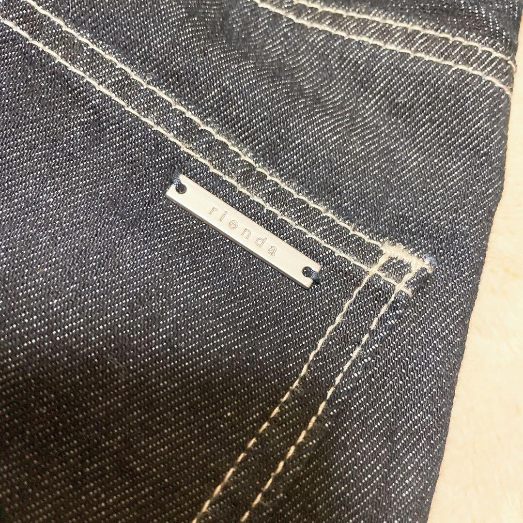 新品タグ付き rienda フロントボタンデザインハイウエストデニムパンツ M