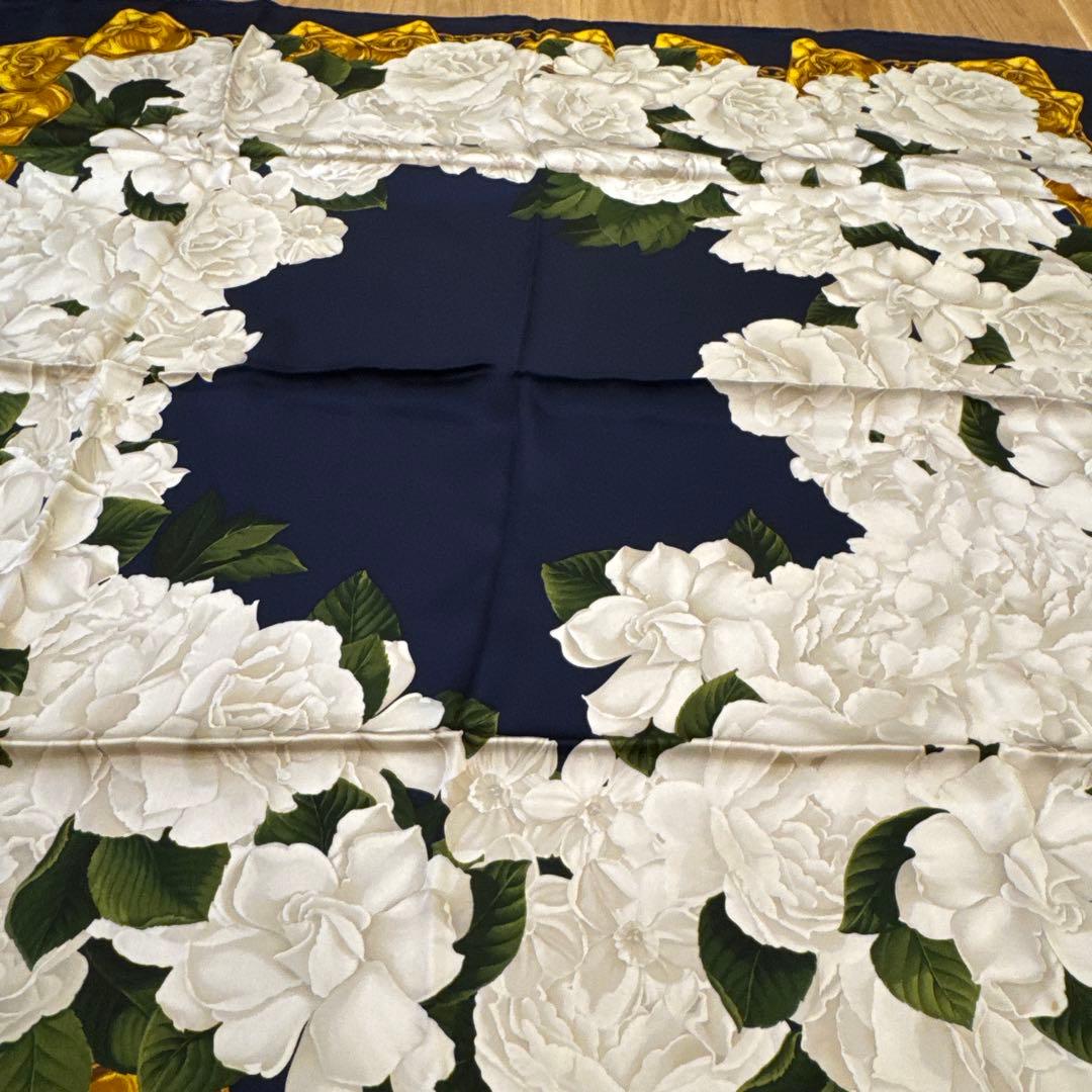 CHANEL シルクスカーフ 花柄 ネイビー