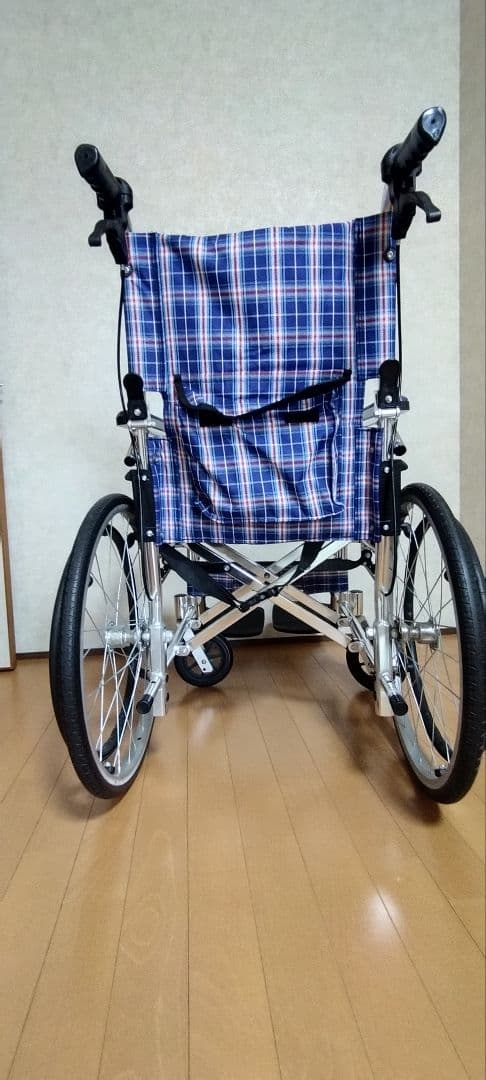 自走用車椅子 軽量 カドクラ A103-AKB