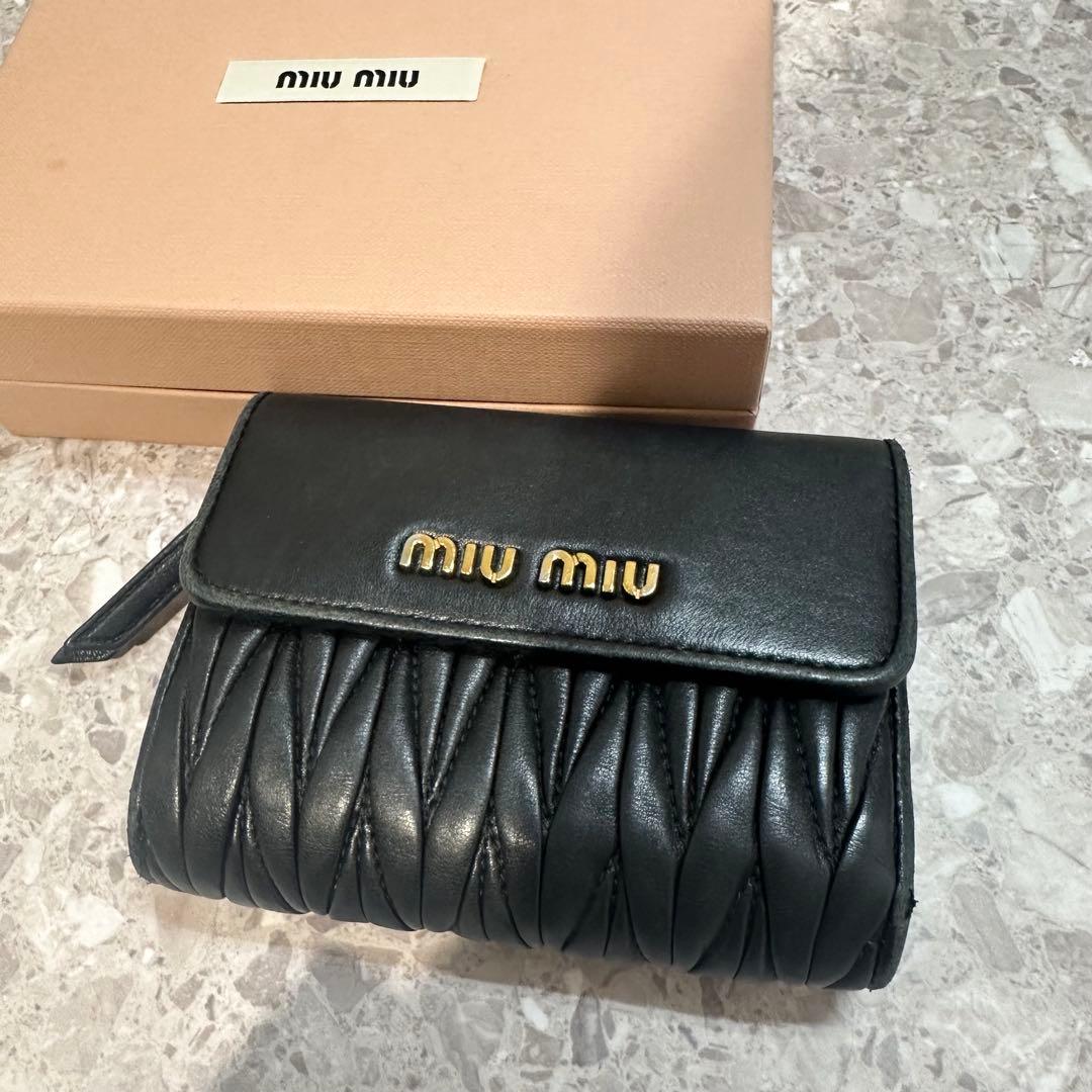 miu miu ミュウミュウ マテラッセ 三つ折り財布 ブラック