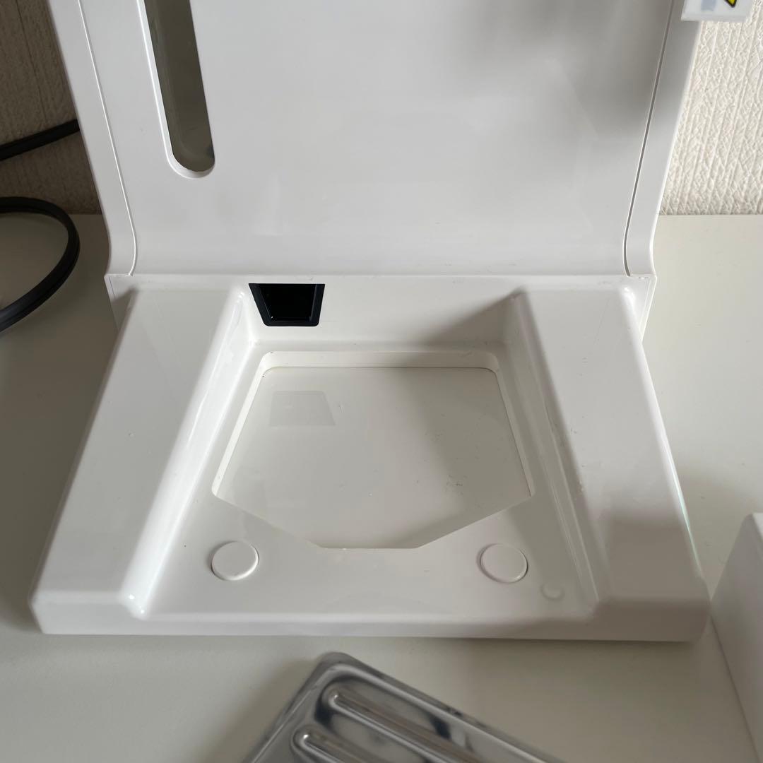 デロンギ　エスプレッソマシンECP3220J 白