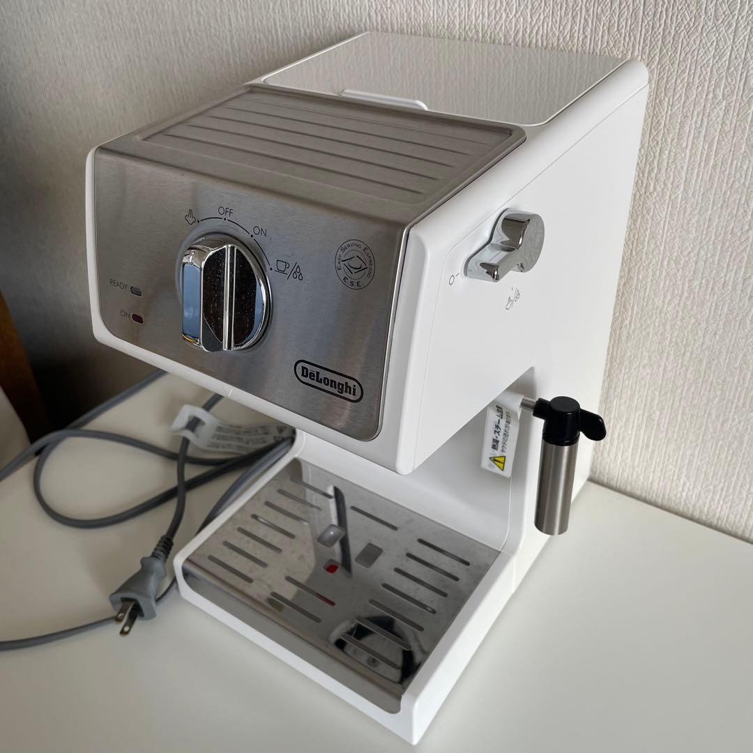 デロンギ　エスプレッソマシンECP3220J 白