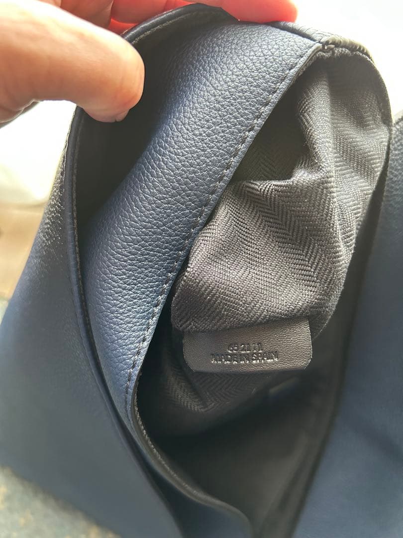 ♪ ロエベネイビー レザー メッセンジャーバッグ