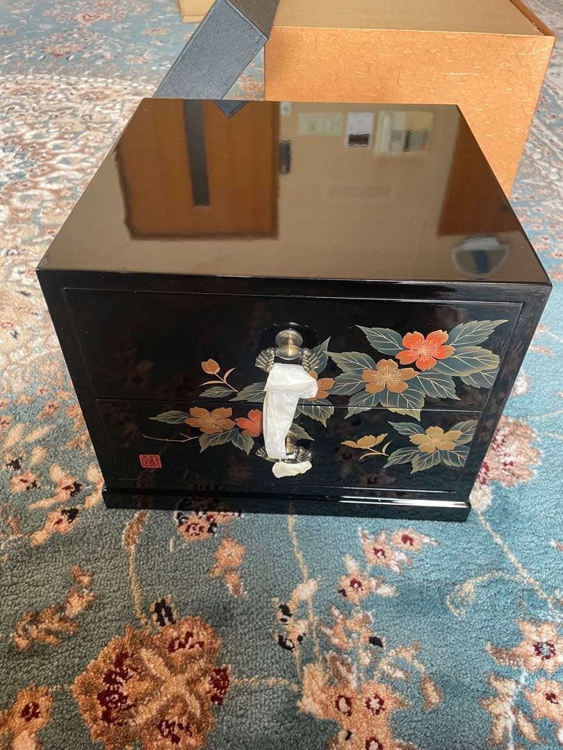 漆　二ツ引タンス