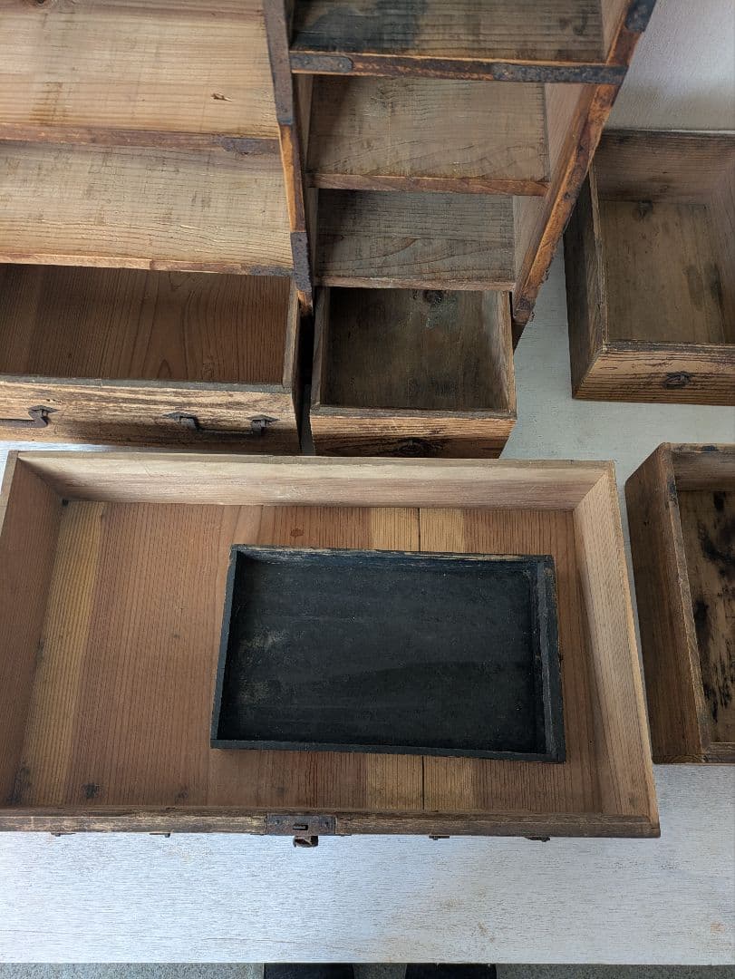 小ぶり木製和風箪笥 8引き出し