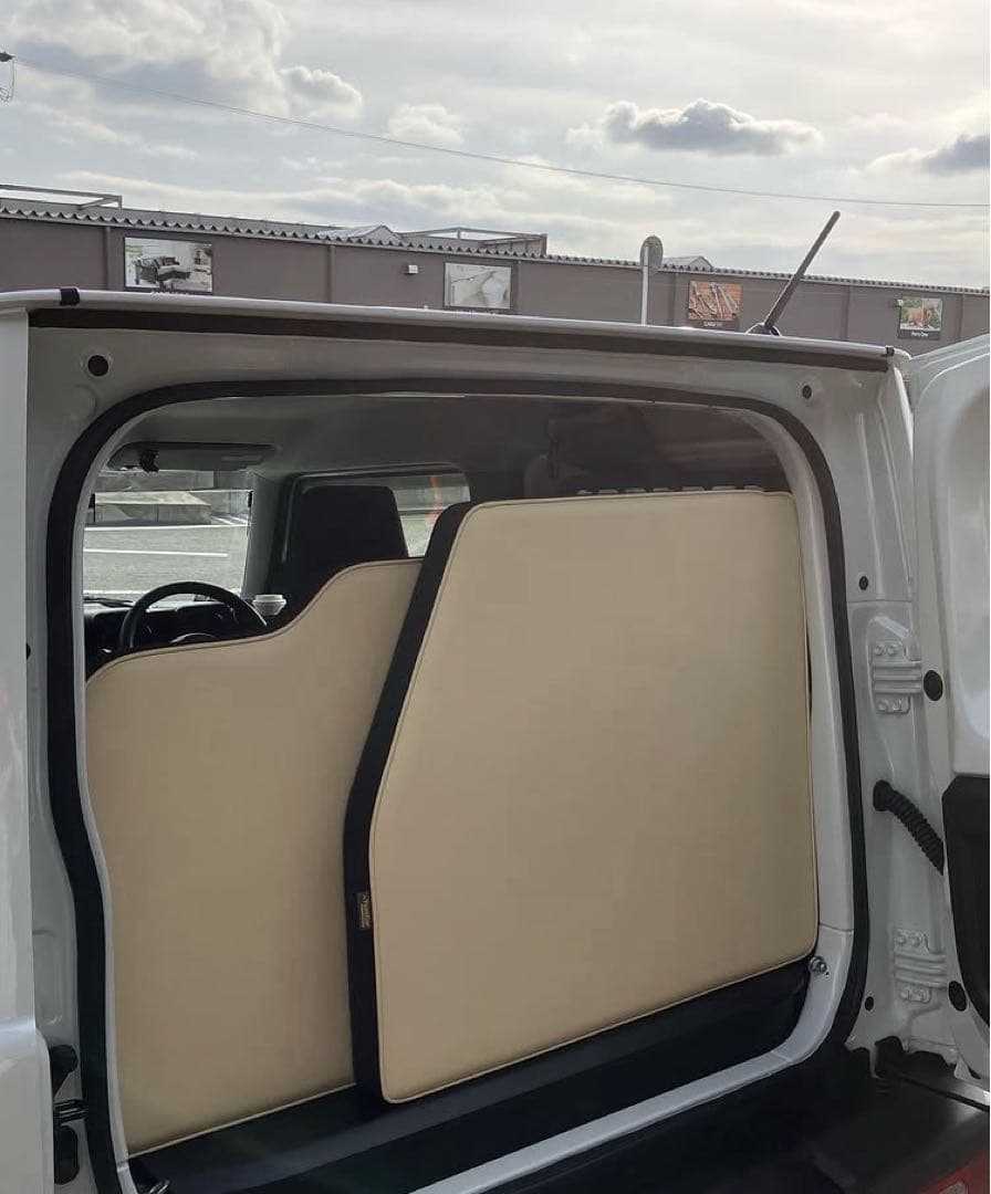 トイファクトリー　ジムニー専用　フルフラットベッドキット［ハーフサイズ］