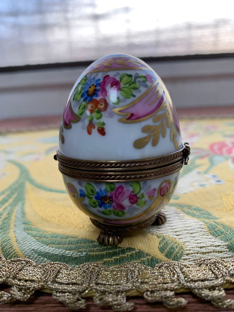 リモージュボックス　フランス製　絵柄が素敵な卵型の小物入れ！指輪入れて下さい！