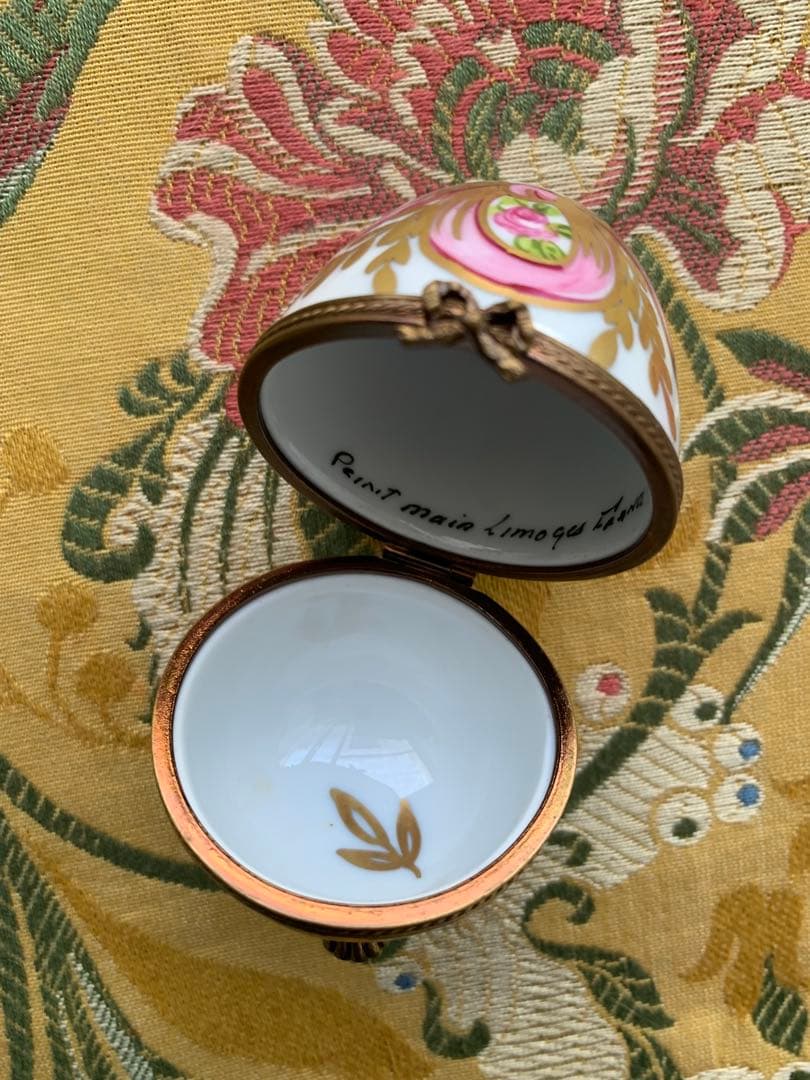 リモージュボックス　フランス製　絵柄が素敵な卵型の小物入れ！指輪入れて下さい！