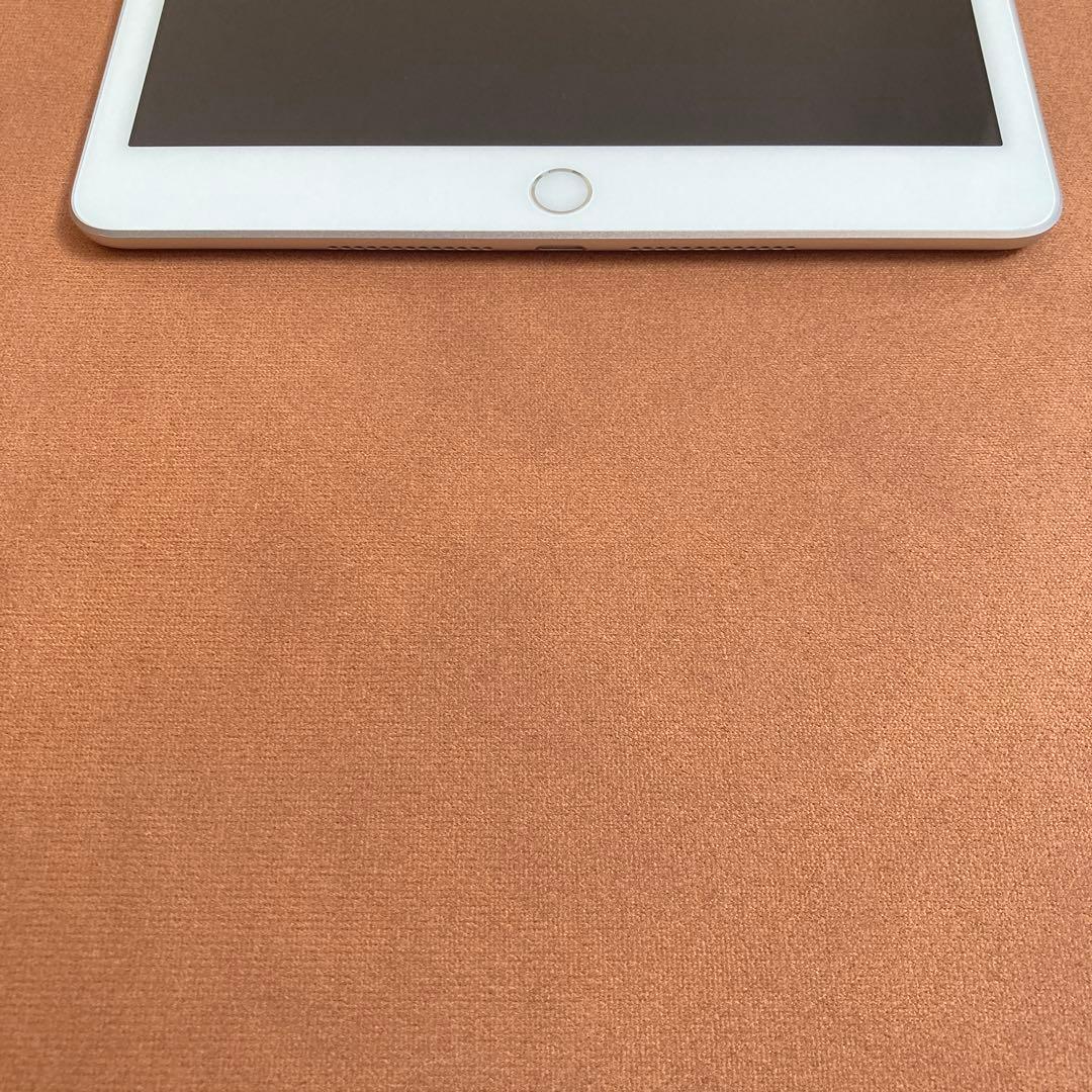 567 外観美品☆電池最良好☆iPad8 第8世代 32GB SIMフリー☆